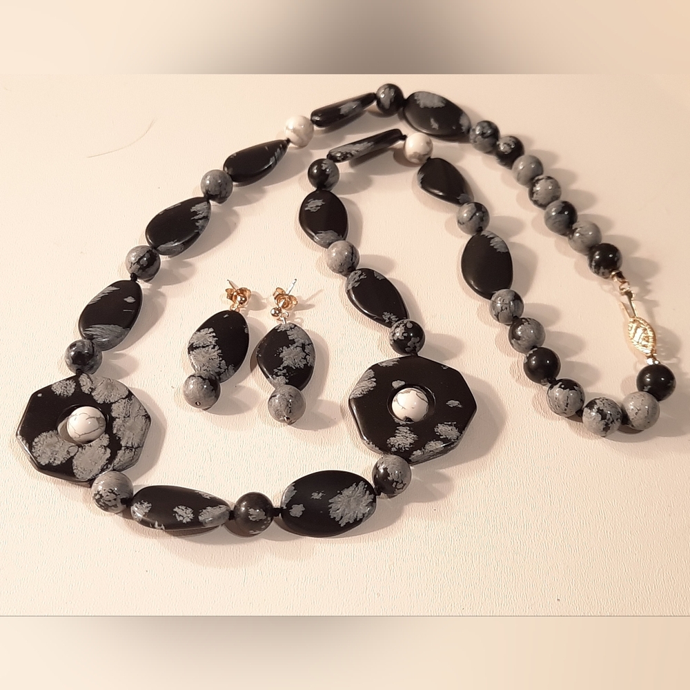 14 K Solid Gold Earings And Neclase Wit Black Grey Obsedian Stones
